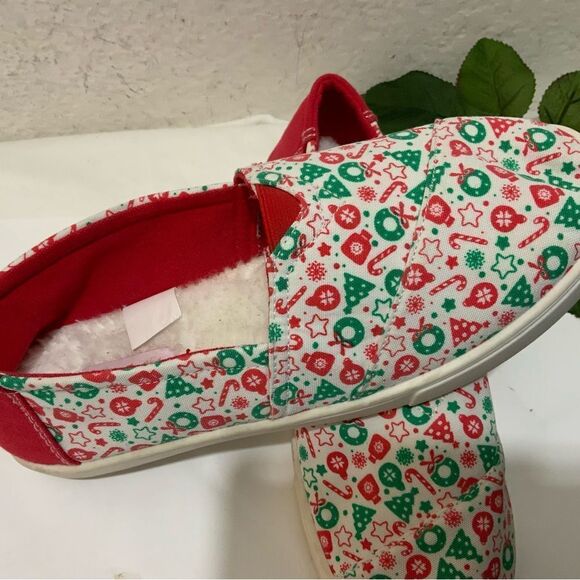 TOMMY BAHAMA FOOTWEAR SHOES FLATS CHRISTMAS EDITION WREATHS TREES CANDY CANES 7 - Picture 5 of 11